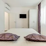 Sunny 4**** Luxury Apart With Garden In Center