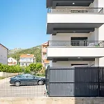 Sunny 4**** Luxury Apart With Garden In Center Apartament