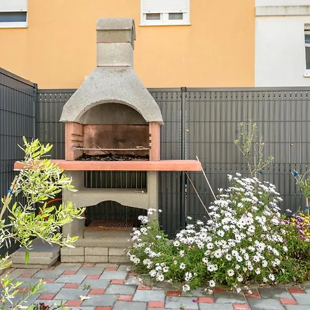 Sunny 4**** Luxury Apart With Garden In Center Trogir