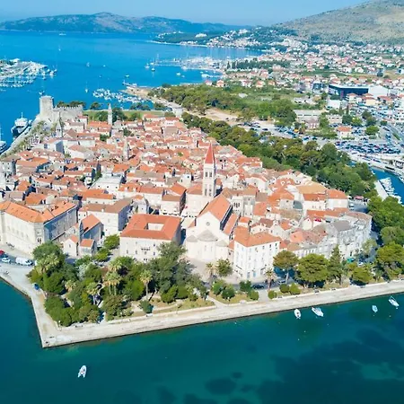 Apartament Sunny 4**** Luxury Apart With Garden In Center Trogir