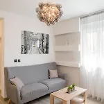 Sunny 4**** Luxury Apart With Garden In Center 아파트 트로기르