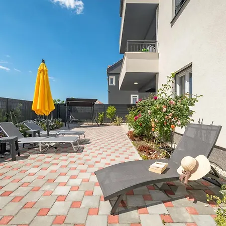 Sunny 4**** Luxury Apart With Garden In Center