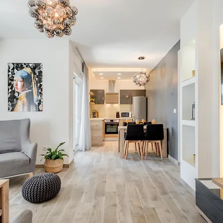 Sunny 4**** Luxury Apart With Garden In Center Apartamento