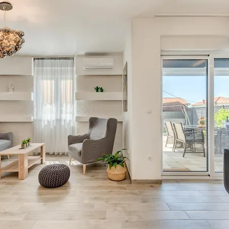 Sunny 4**** Luxury Apart With Garden In Center Apartment *