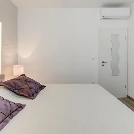 Sunny 4**** Luxury Apart With Garden In Center Apartment *